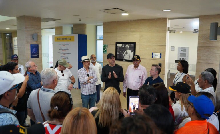 Cultura supervisa montaje final de la Feria Internacional del Libro 2025