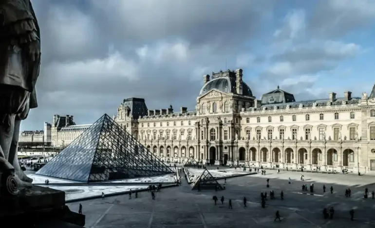 El Louvre: un museo fascinante que guarda siglos de historia y arte