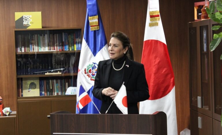 Carolina resalta labor de los dominicanos residentes en el exterior durante su visita a Japón