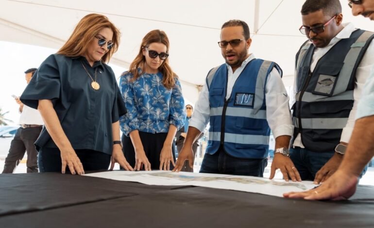 Carolina supervisa avances en construcción del Malecón Deportivo y del Paseo 30 de Mayo