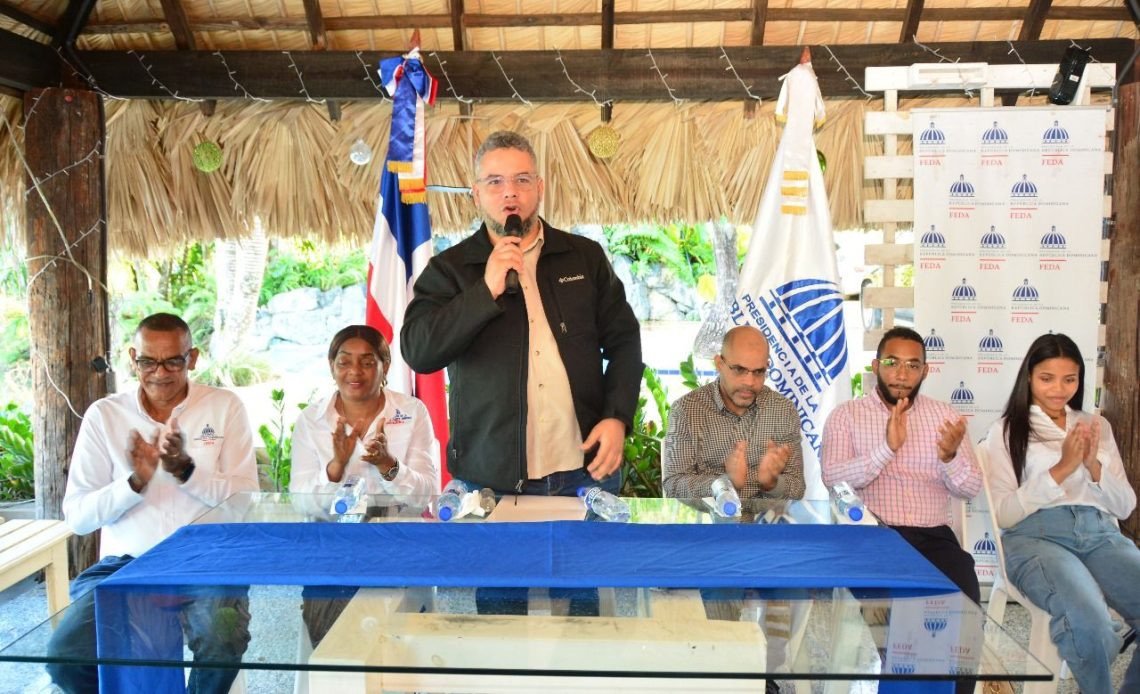 Empleados públicos denuncian que en el FEDA cobran cuotas para movimiento político y “monta a tu regidor”