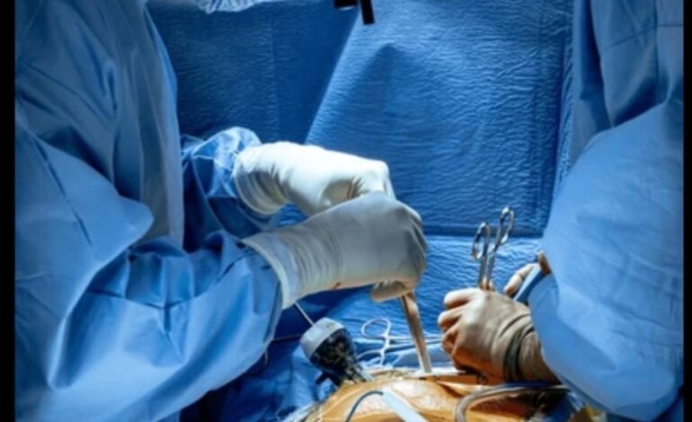 HEY CORRE LLAMAME UN PEDIATRA