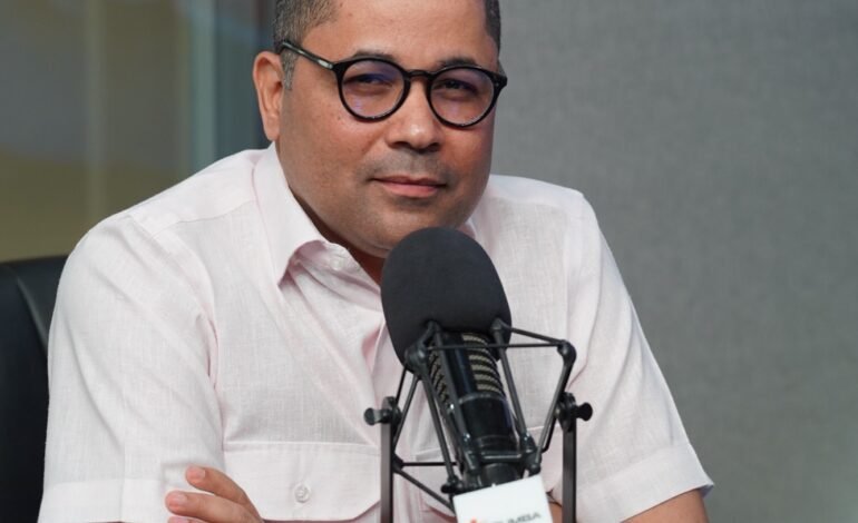 Fila de 500 metros para conseguir empleo, denuncia Giovanni Morillo