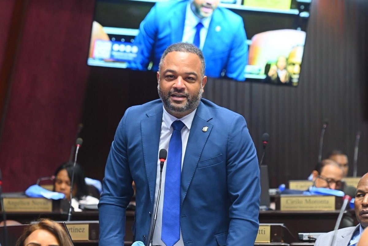 Encuesta digital posiciona a Carlos Pérez como principal favorito rumbo al 2028 en Santo Domingo Norte