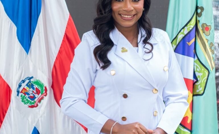 Vanessa Lama hace historia en el Concejo de Regidores de Villa Hermosa al convertirse en la primera mujer en presidir la Sala Capitular