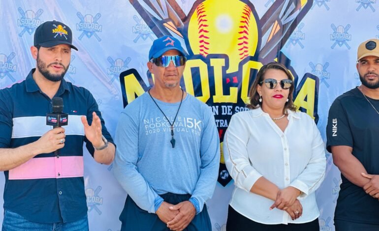 ASOLABA y el alcalde Alexander Rodríguez realizan lanzamiento y entregan tractor John Deere para el mantenimiento del play municipal