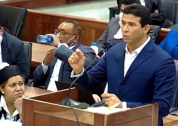 Defensa de Adán Cáceres vuelve a la carga: Revela detalles y pruebas concretas presentadas en el juicio que desmienten las declaraciones de la Procuraduría con respecto a su denuncia sobre las debilidades del proceso