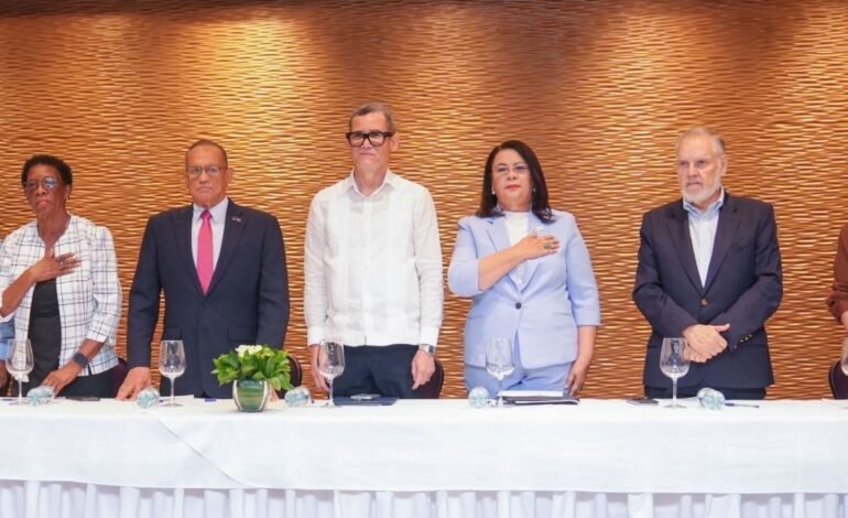 INFOTEP destaca capacitaciones en prevención de riesgos laborales durante congreso nacional de la CASC