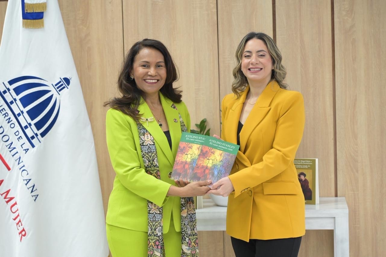 Conmemoran natalicio de Abigail Mejía con conferencia sobre la “construcción de la voz femenina”