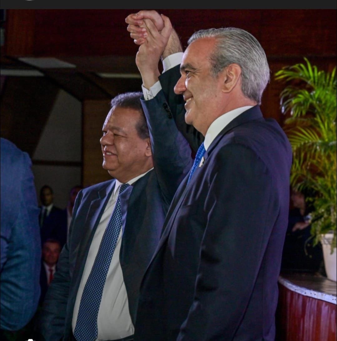 GOBIERNO CON SUS SALVAVIDAS