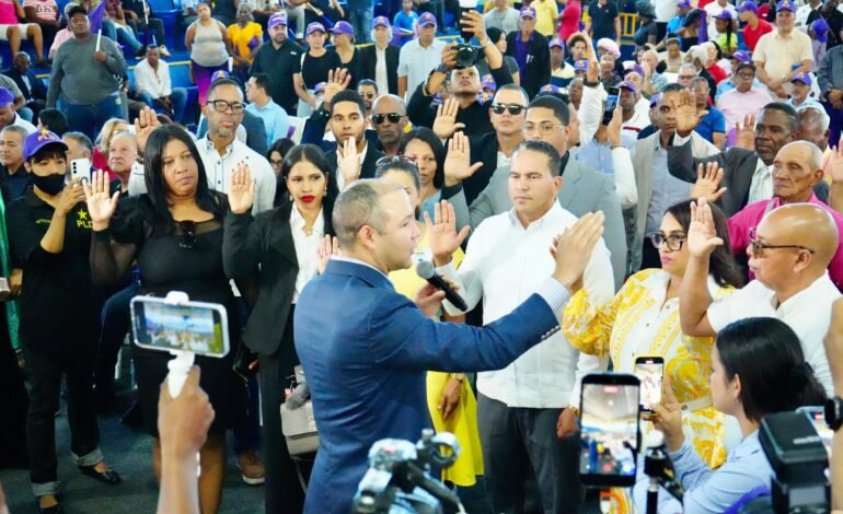 PLD juramenta multitudinario movimiento cristiano en acto en el DN