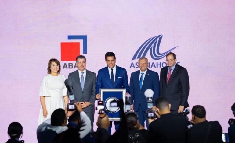 Asociación de Bancos de la República Dominicana reconoce labor del ministro David Collado