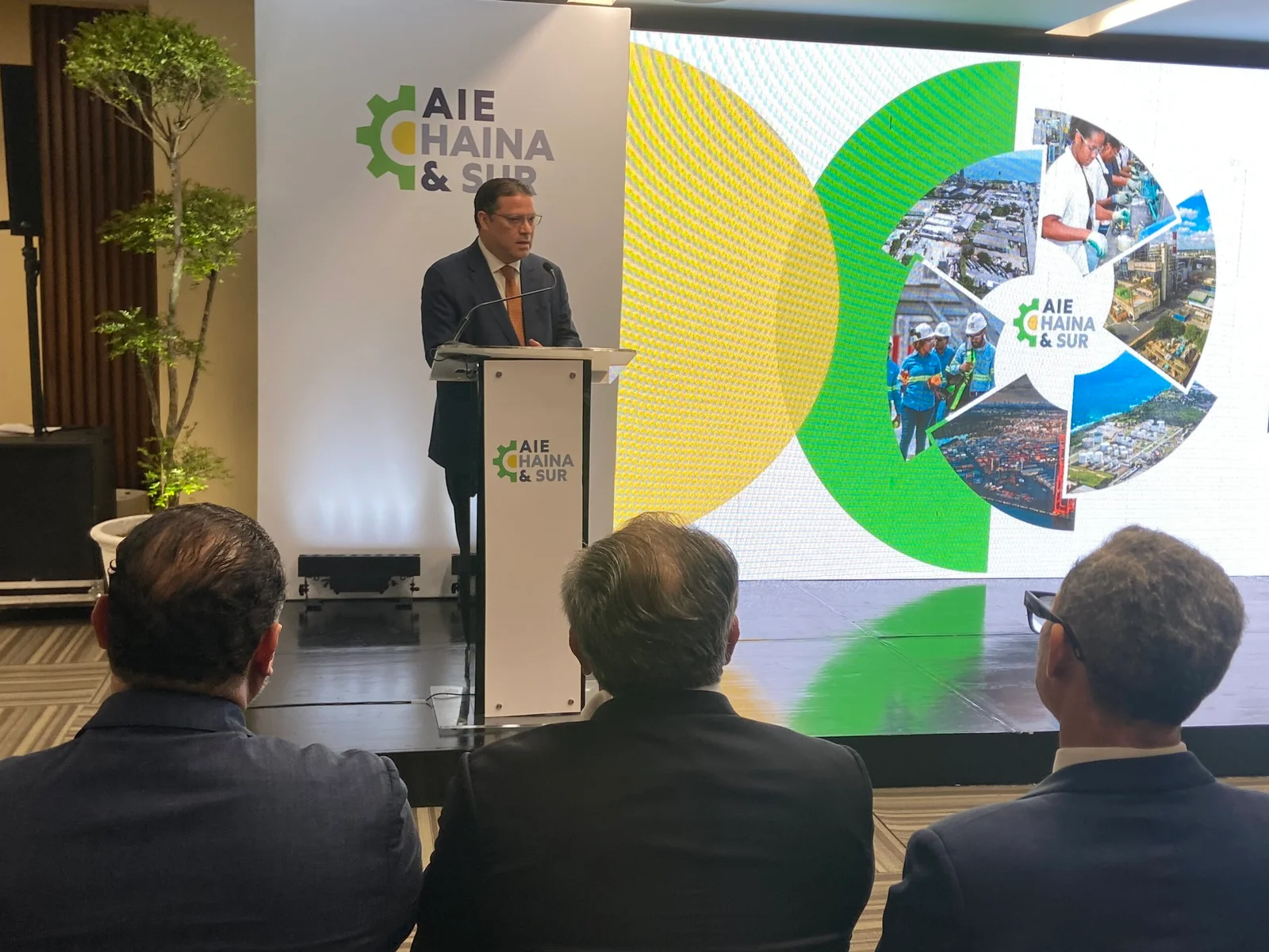 Sanz Lovatón: «Haina es el corazón industrial que sostiene la isla»