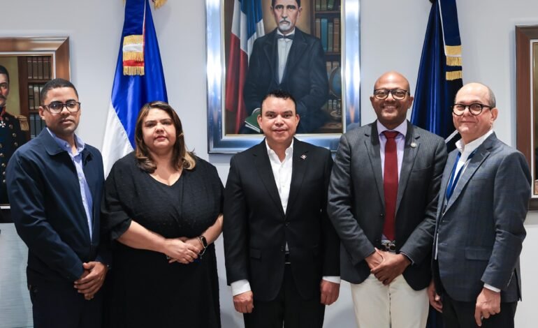 SNS fortalece Red Pública con más de 900 nombramientos en cuatro meses