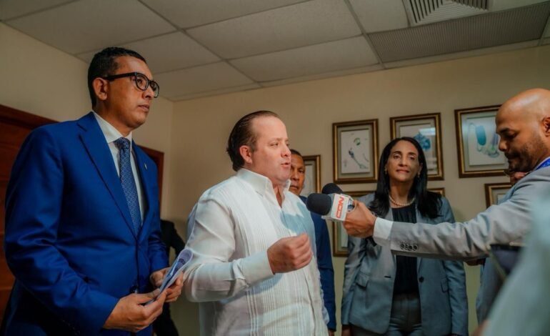 Paliza defiende proyecto que busca blindar la política del dinero ilícito