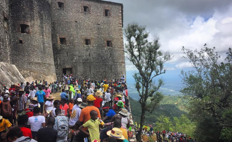 Al menos 30 muertos en una avalancha humana en Haití