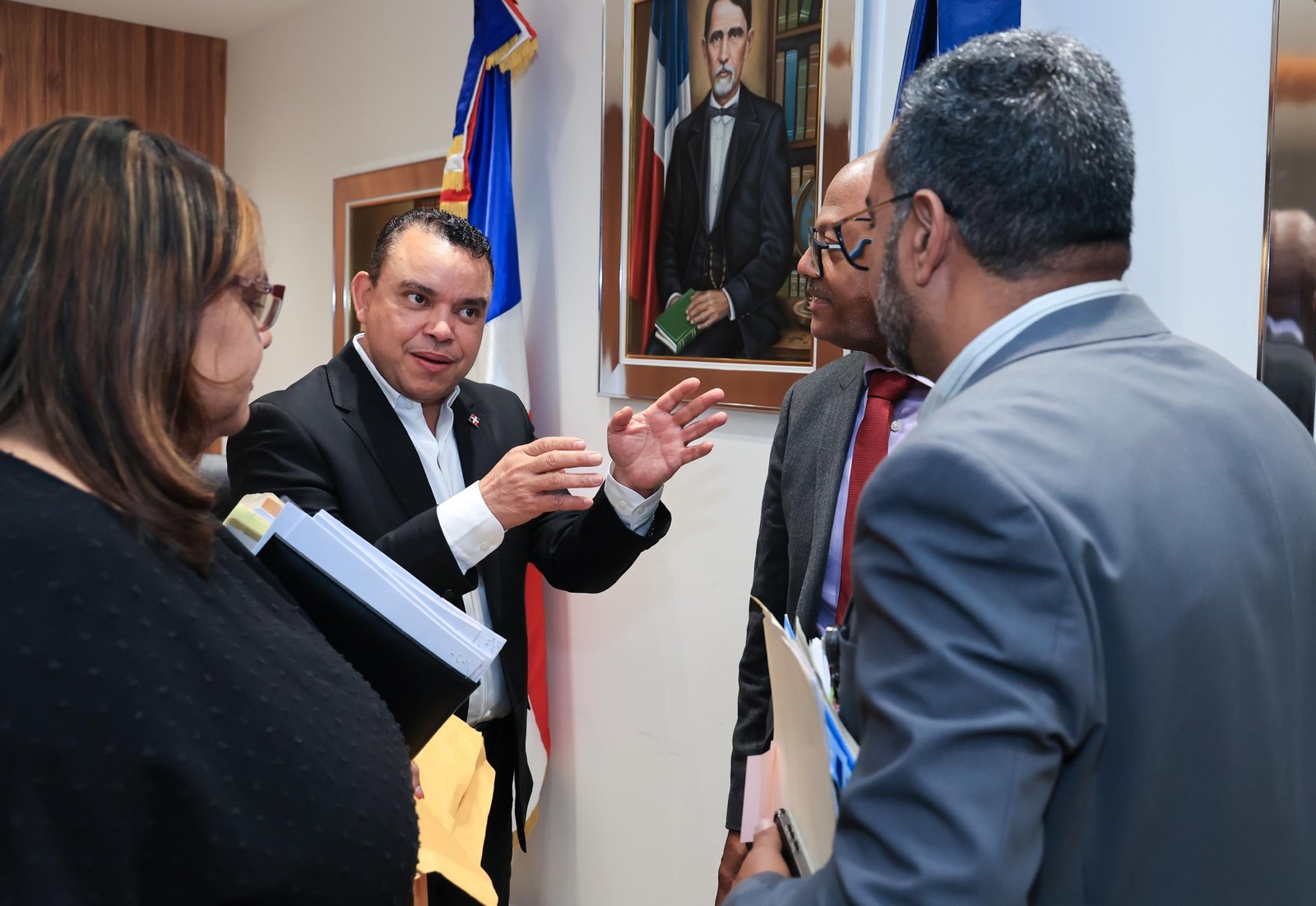 CMD y SNS solo 4 meses logran cifra récord en nombramientos médicos