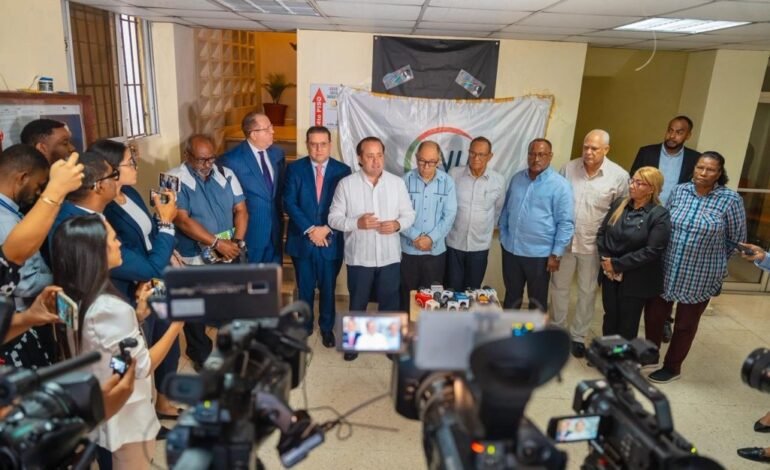 Gobierno resalta medidas ante crisis global: “no ha subido un solo producto de la canasta básica”