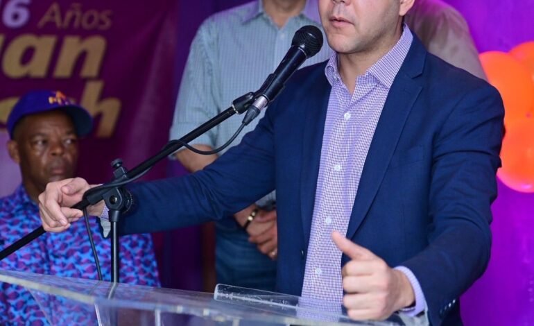 Johnny Pujols afirma en San Cristóbal que el Gobierno intenta acallar a la oposición y “destruir el sistema de partidos”