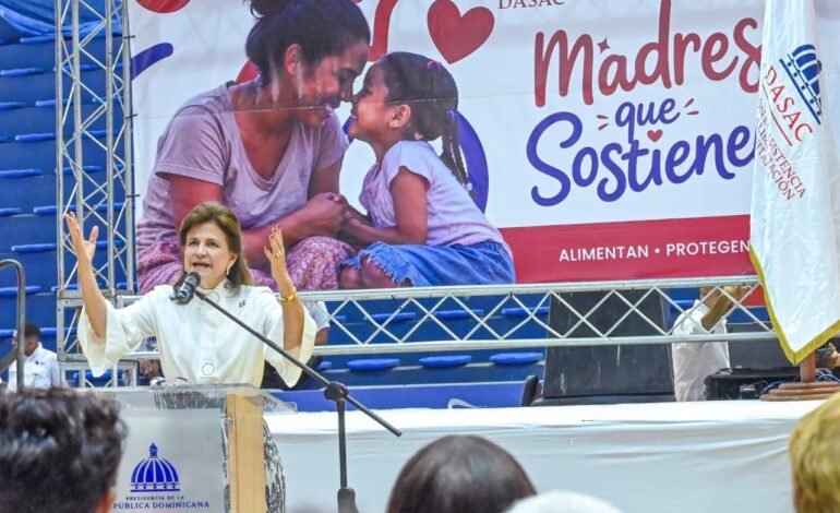 Gobierno inicia en San Cristóbal gran jornada nacional por el Día de las Madres a través de DASAC