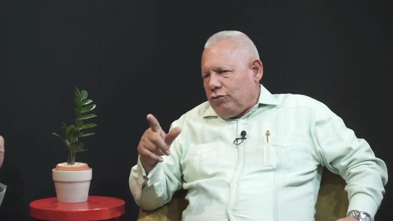Condenan a un año de prisión y al pago de RD$15 millones al comunicador Rafael Antonio Guerrero por difamar al expresidente de la DNCD Rolando Rosado Mateo