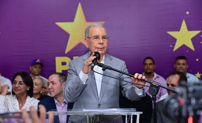 Danilo Medina: “Es sumamente sospechoso que sea en este momento que se suspendan las encuestas”