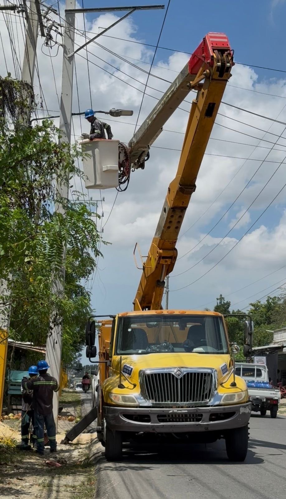 Edeeste desarrolla proyecto de inversión por US$245 mil para fortalecer redes eléctricas y alumbrado en La Victoria