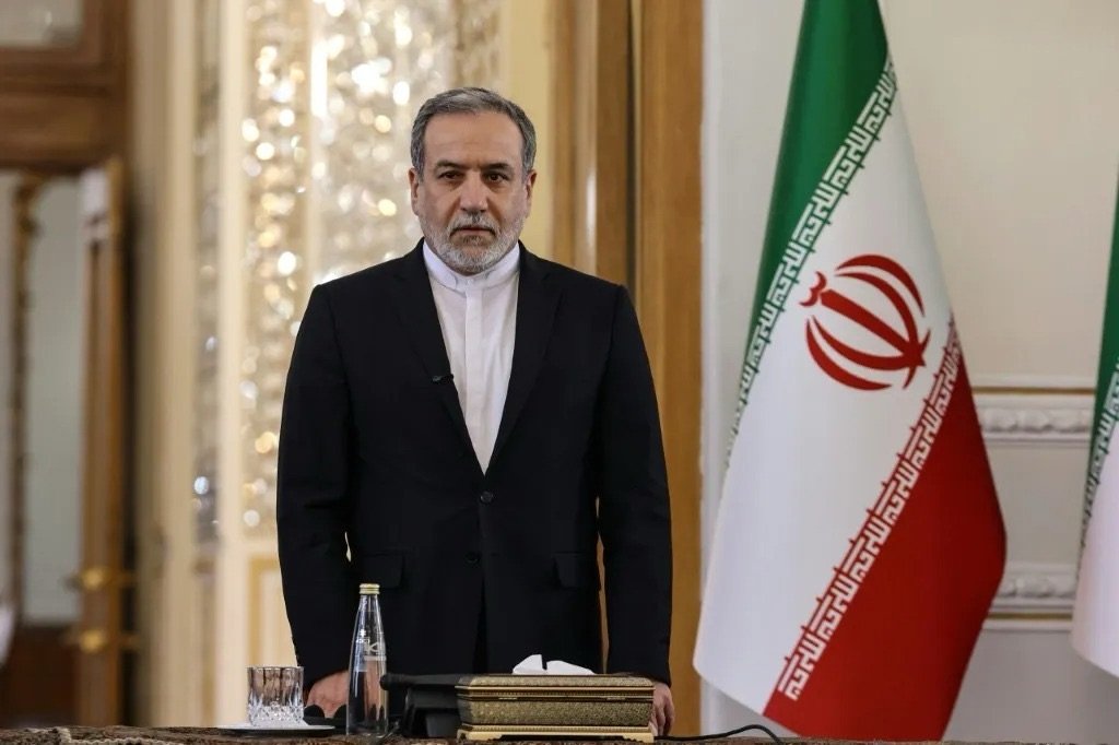 Irán acusa a EE.UU. de sabotear la vía diplomática en medio de tensión en el estrecho de Ormuz