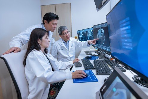 Médicos de Memorial Sloan Kettering Cancer Center tratan cánceres complejos de cabeza y cuello sin perder de vista la calidad de vida