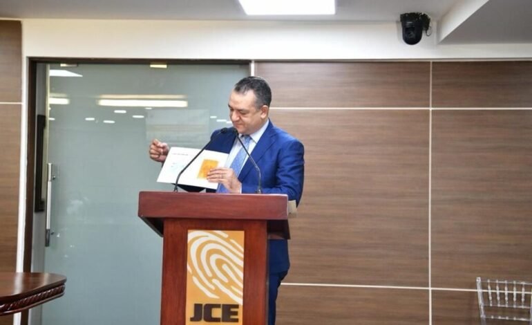 JCE fija posición sobre propuesta de reducir financiamiento del Estado a los partidos