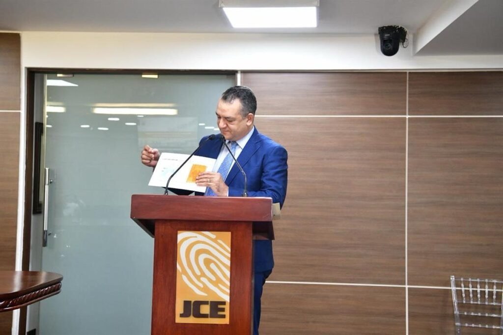 JCE fija posición sobre propuesta de reducir financiamiento del Estado a los partidos
