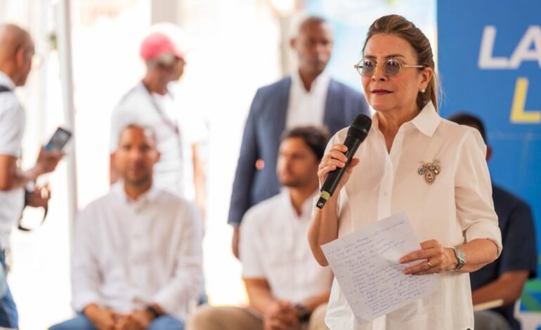 Carolina Mejía en Villa Francisca: “Estamos para seguir poniendo los oídos en el pueblo”