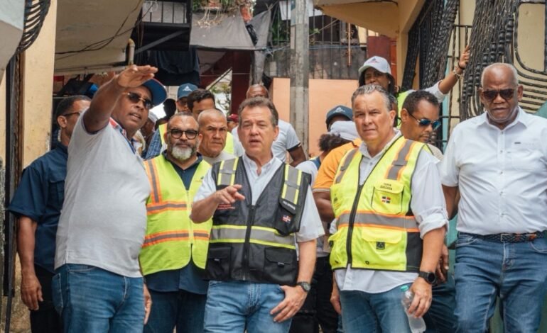 Familias de Cristo Rey y San Carlos reciben apoyo del MIVHED con reparación de viviendas
