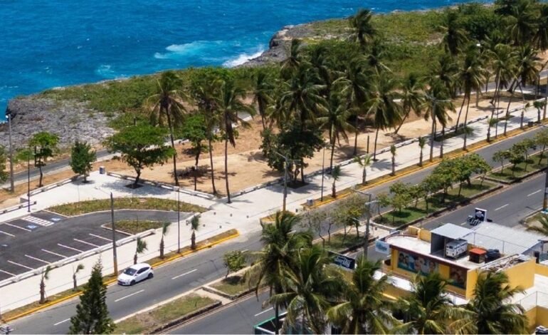 Presidente Abinader y ministro Collado inauguran segunda etapa de malecón de Santo Domingo Este