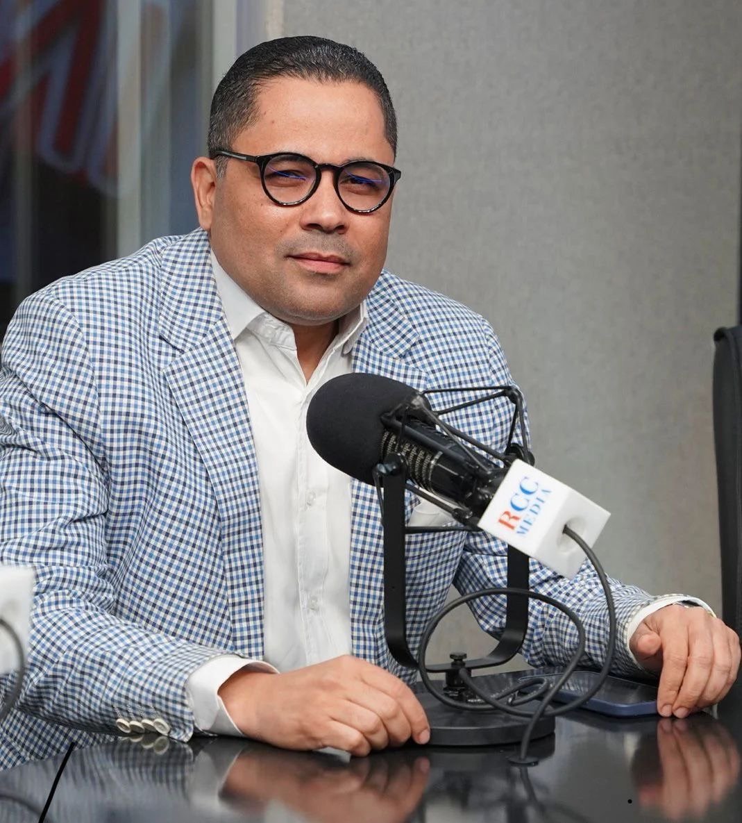 ¡POLÍTICOS FARANDULEROS! ¡DOMINICANOS EN RIESGO DE SER MINORÍA!
