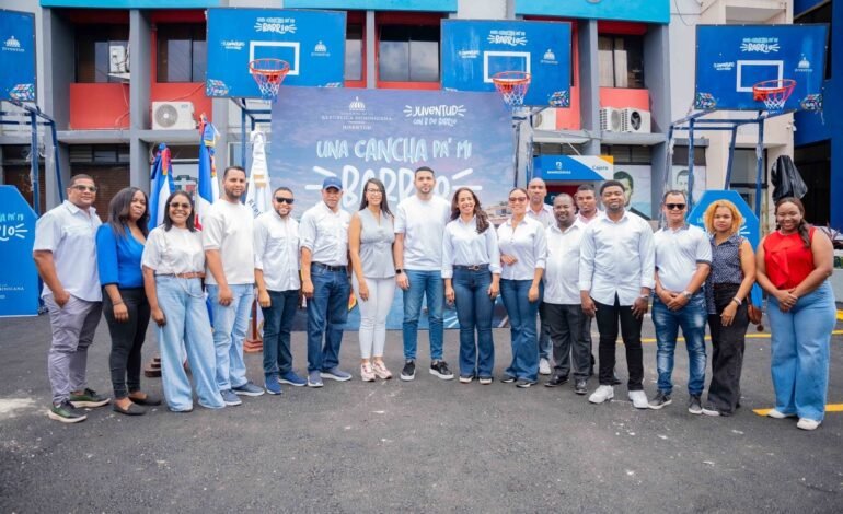 Ministerio de la Juventud y Alcaldía de Santo Domingo Norte entregan canchas deportivas a través del programa “Una Cancha Pa’ Mi Barrio”