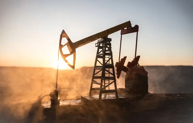 Petróleo de Texas cae a 98,26 dólares, por expectativas de avance EEUU-Irán