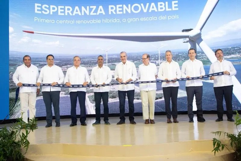 Presidente Abinader inaugura central eléctrica de EGE Haina en Valverde