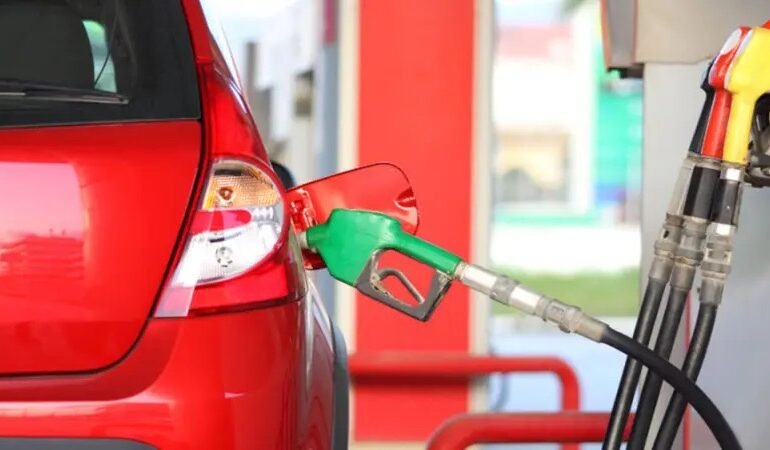 Gobierno congela precios de los combustibles de mayor consumo con subsidio de RD$1,588.5 millones