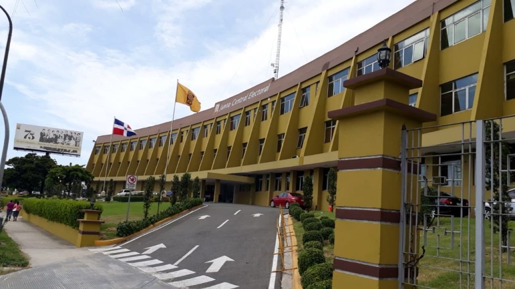 JCE establece nuevas reglas para encuestas electorales y registro obligatorio de firmas encuestadoras