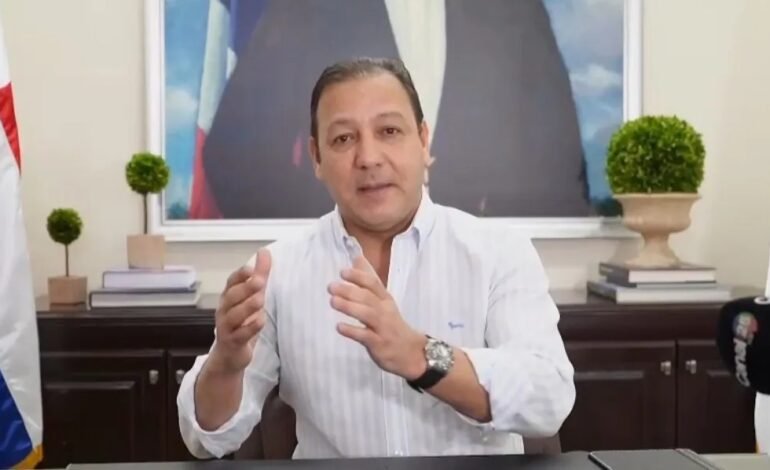 Abel Martínez acusa a la JCE de actuar de forma «tardía y selectiva» ante encuestas