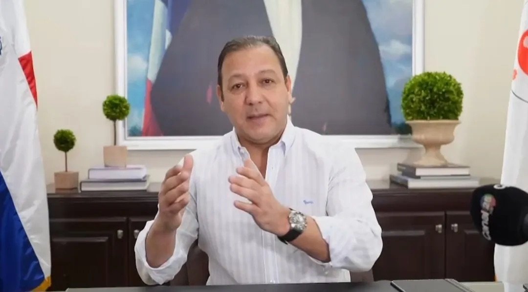 Abel Martínez acusa a la JCE de actuar de forma «tardía y selectiva» ante encuestas