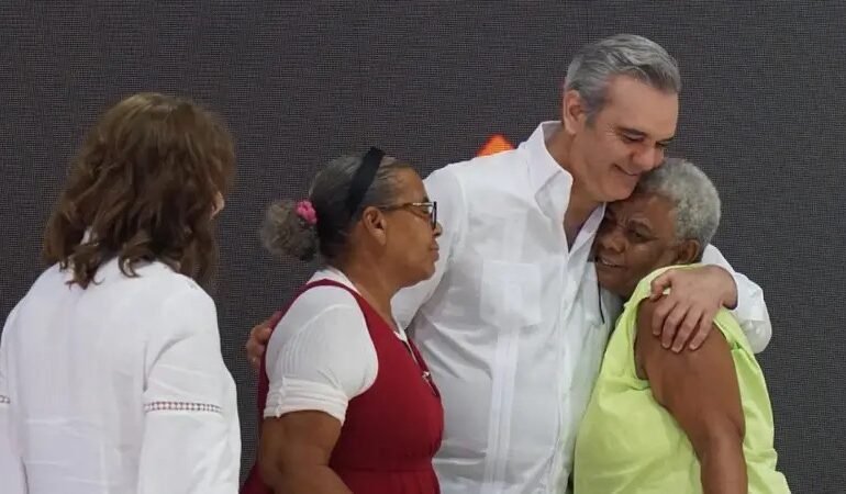 Gobierno inicia entrega de “El Cariñito” que beneficiará a un millón de madres