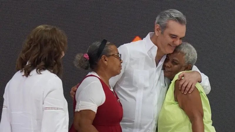Gobierno inicia entrega de “El Cariñito” que beneficiará a un millón de madres