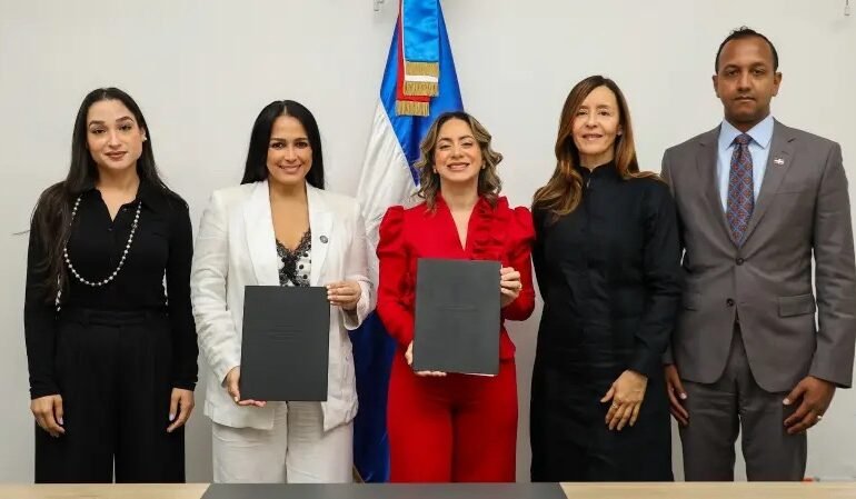 INDEX, Ministerio de la Mujer y Cámara de Comercio de Madrid impulsan programa de formación para mujeres dominicanas en España