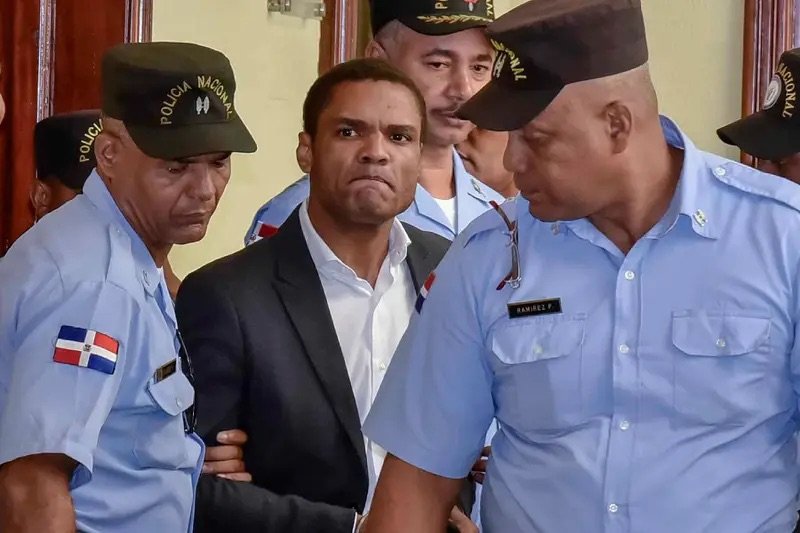 Este jueves Corte Penal de San Cristóbal decide si Donni Santana vuelve a prisión para cumplir resto de la pena por violación a una hijastra menor