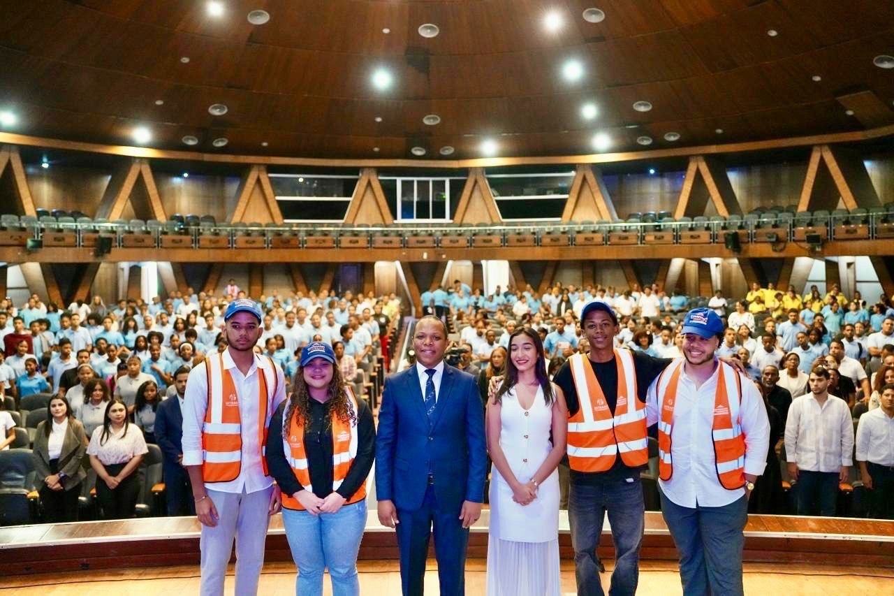 “Guardianes del Tránsito”: la iniciativa de Milton Morrison que lleva la educación vial a las aulas