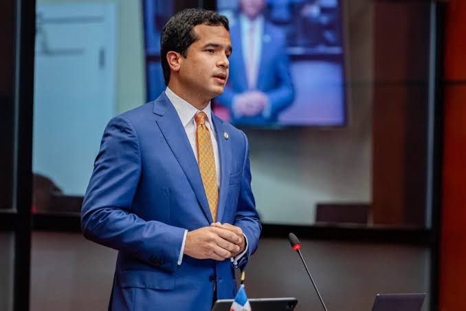 Omar Fernández respalda eliminación de anticipos a microempresas y advierte de riesgos en propuesta a sobre pequeñas y medianas