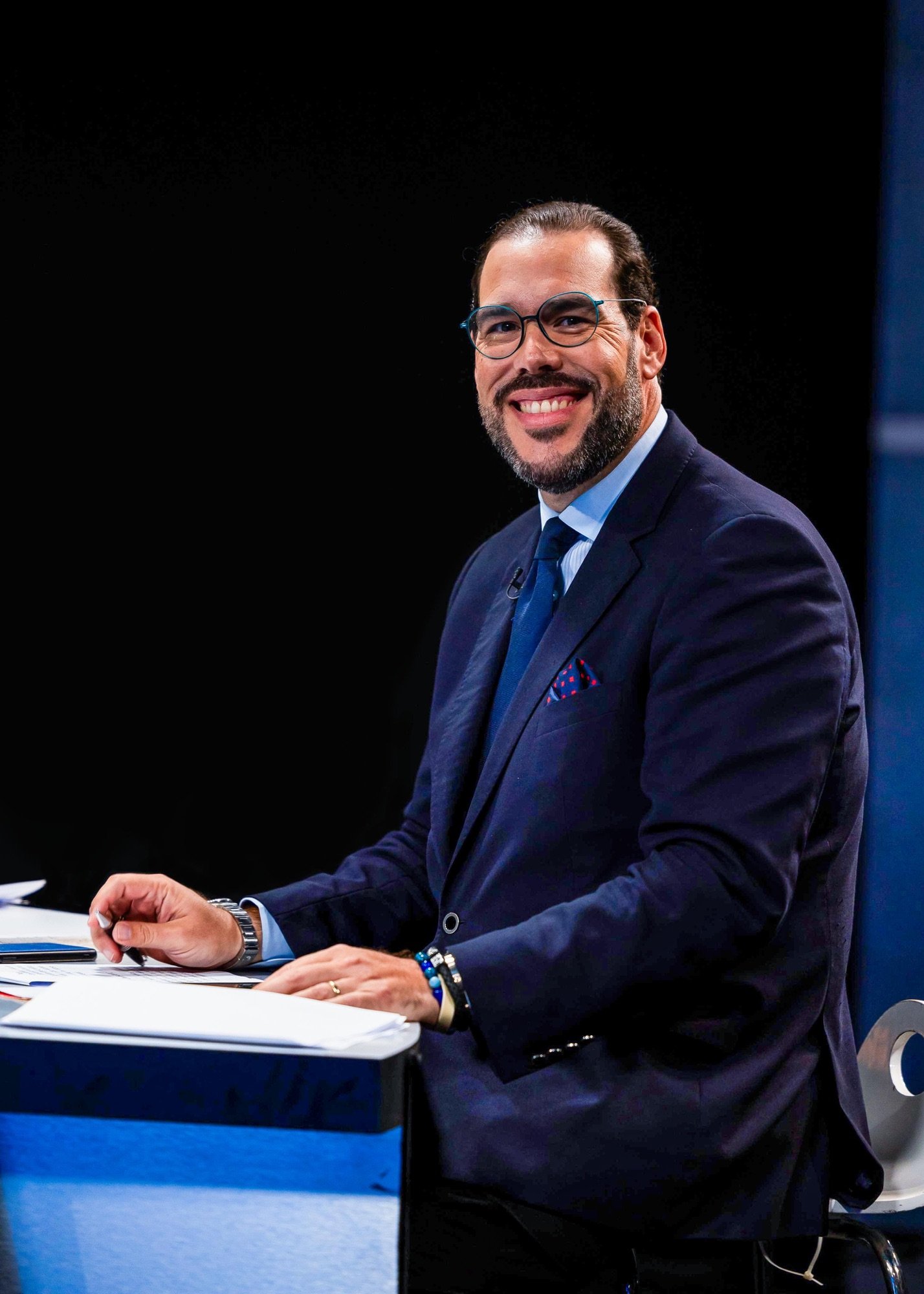 Una cosa es con Adriano y otra es con violínPor Víctor O. Gómez Casanova