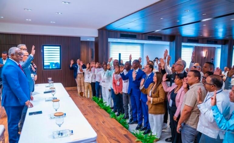Alcalde de La Otra Banda, Alexander «El Hijo del Pueblo», es electo uno de los vicepresidentes nacionales de FEDODIM